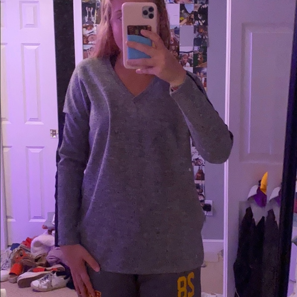 grey sweater - Picture 3 of 3